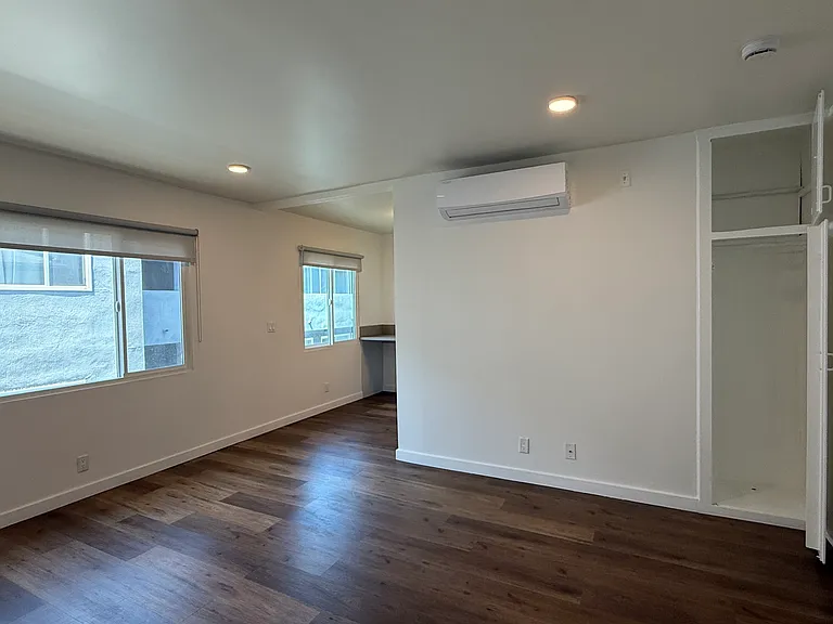1156 N Madison Ave #7 — Photo 6