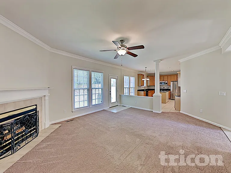 1267 Buckingham Cir — Photo 2