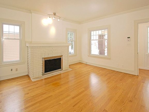 2nd image of 1060 Cliffdale Ave
