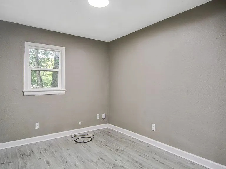 2307 S Fraser St — Photo 15