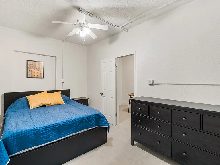 3522 Altura Ave #B — Photo 5