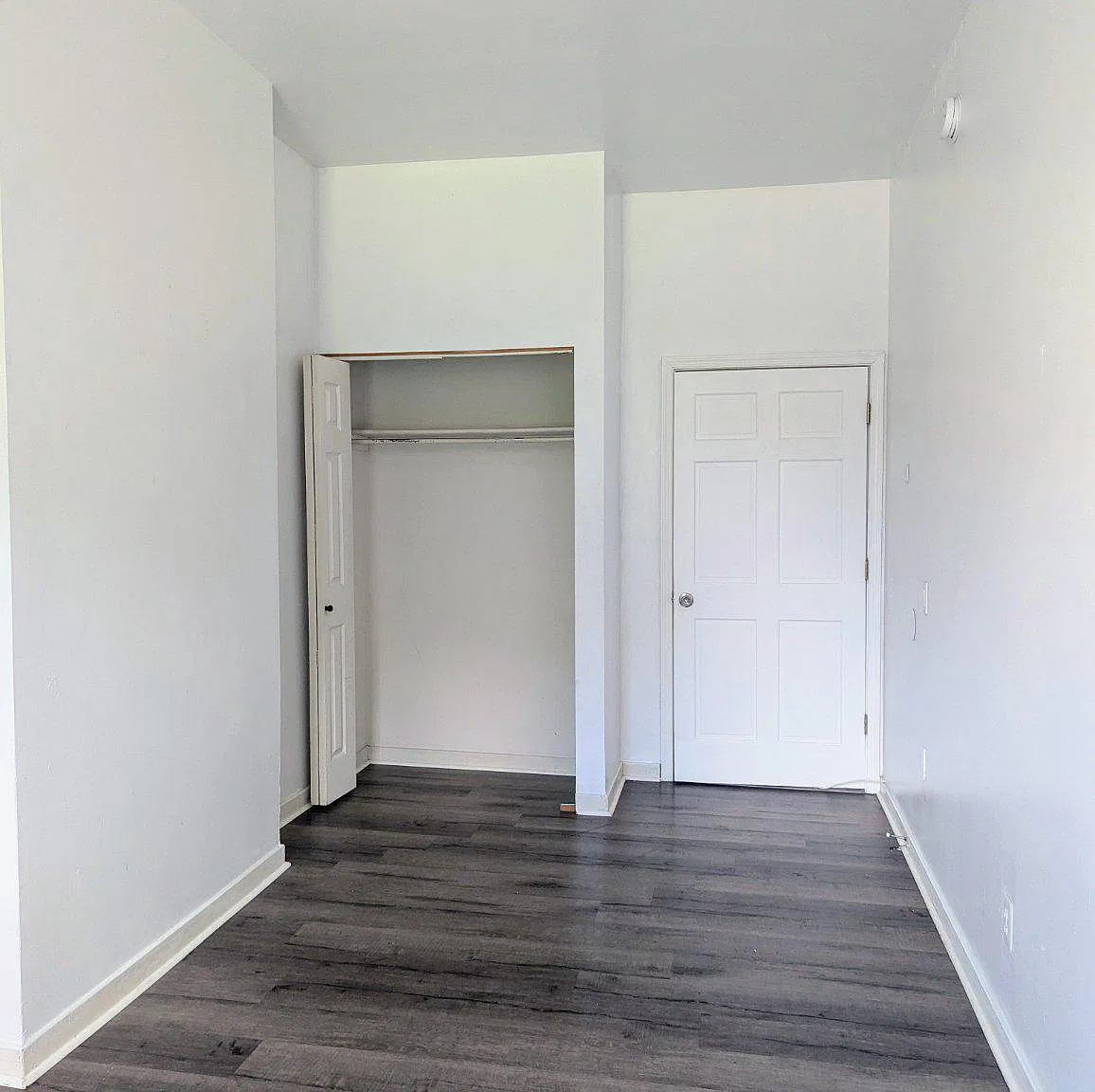 2 bed, 1.0 bath, 400 sqft, $900 — Photo 4