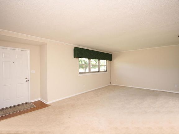 2nd image of 45 Waynel Cir SE