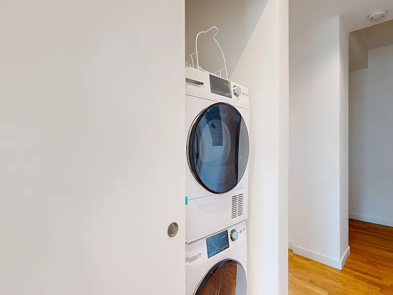 122 West St #3E — Photo 8
