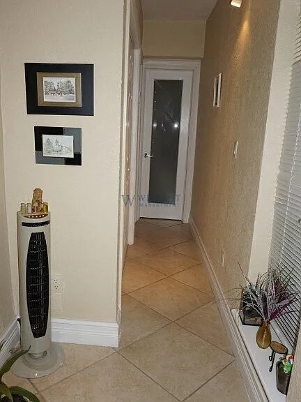 150 SW 10th St #3 — Photo 2