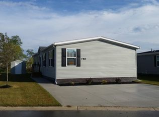 9711 Townsquare Blvd, Fenton, MI 48430