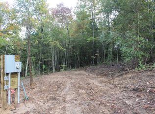 Lucky Ln, Jamestown, TN 38556