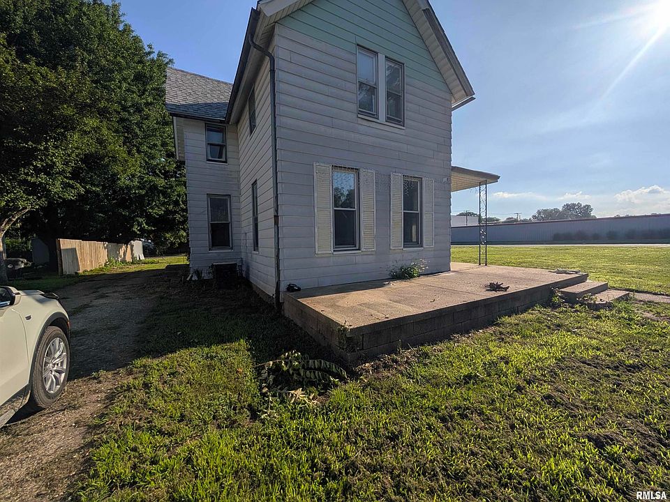 1st image of 1019 Broadway St