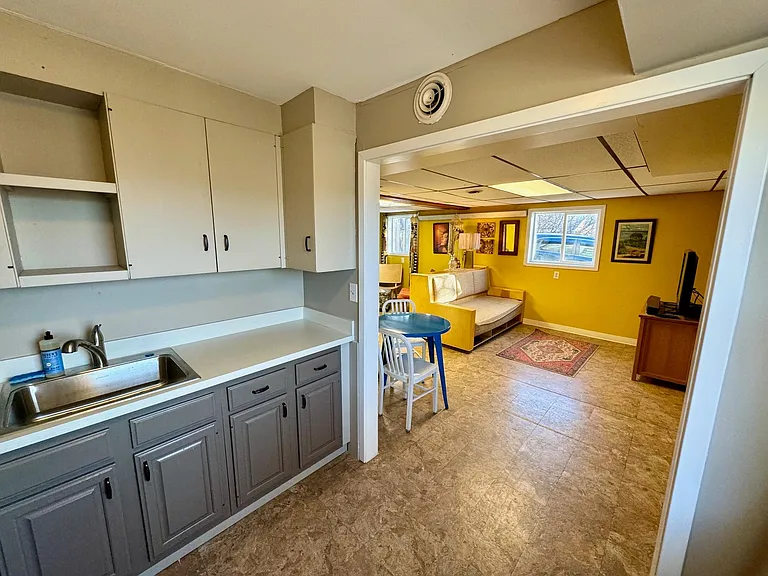 716 Blaine Ave #2 — Photo 4