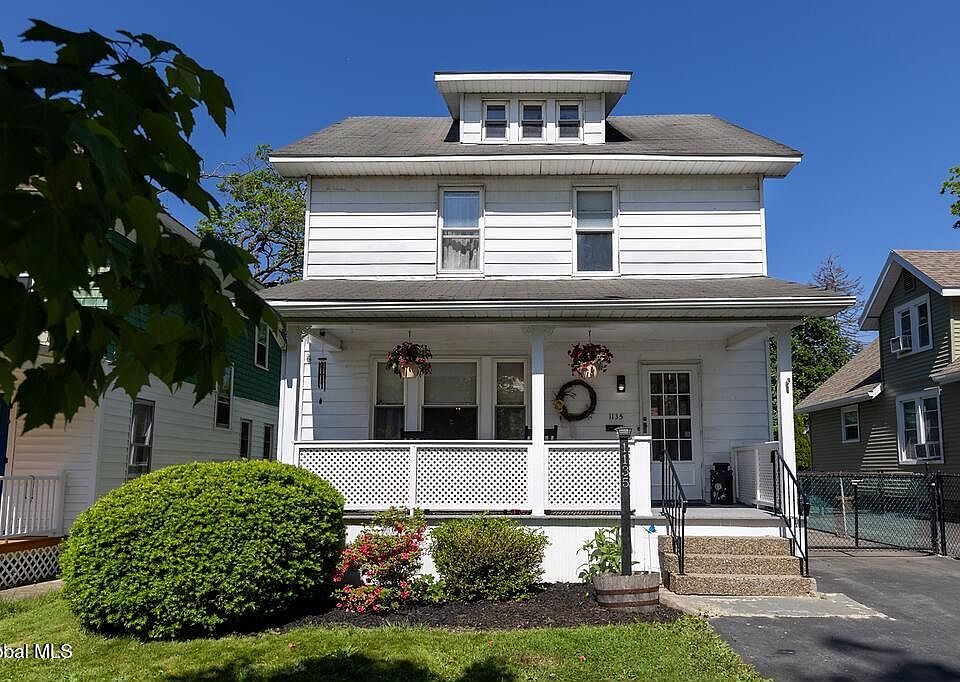 1st image of 1135 Baker Avenue