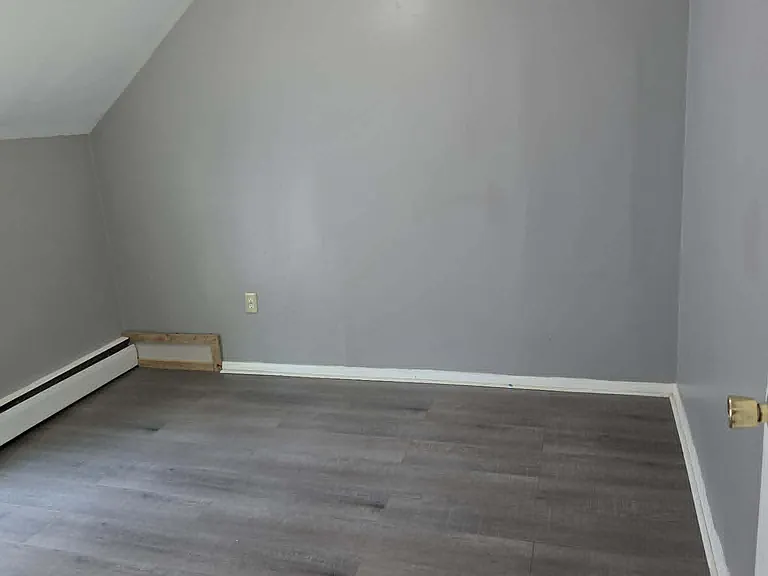 96 Maple St #B — Photo 11