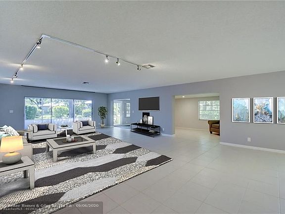 2nd image of 1126 W Cypress Dr