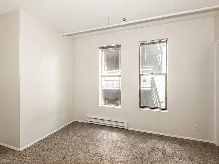 Grandview Apartments — Photo 9