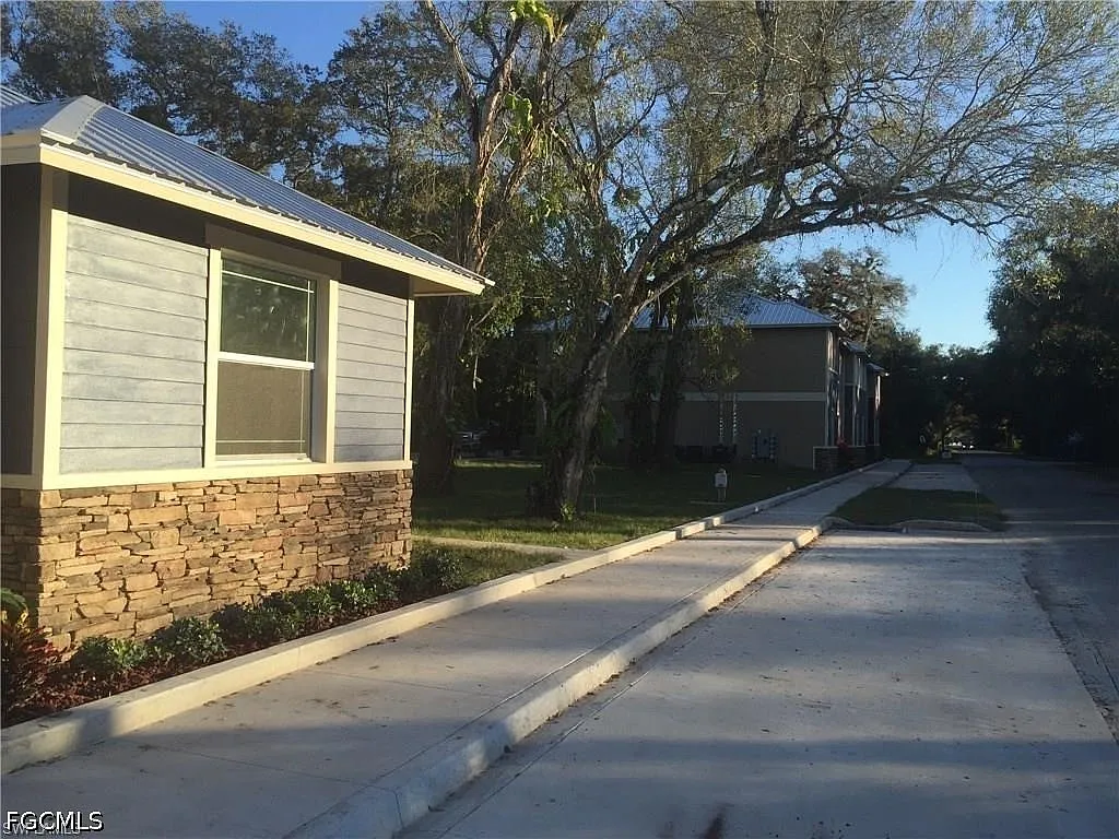 3 bed, 2.0 bath, 1100 sqft, $1,650 — Photo 1