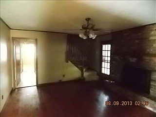 4th image of 4734 Wooddale Ave