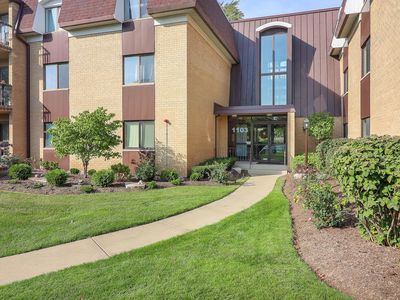 1103 N Mill St APT 204, Naperville, IL, 60563