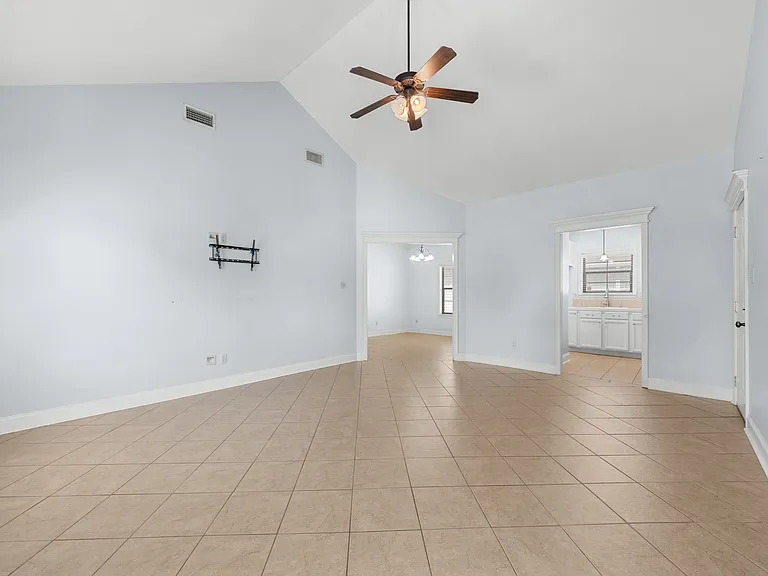 128 Bottle Brush Ln — Photo 5