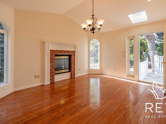3rd image of 1244 Bleistein Ave
