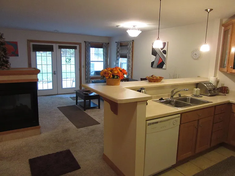 114 Pilgrim Dr — Photo 9
