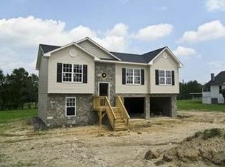 1714 16th St NE, Hickory, NC 28601