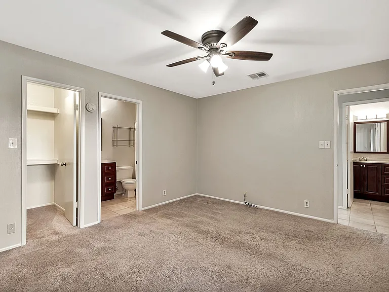20250 N 6th Dr #1 — Photo 21