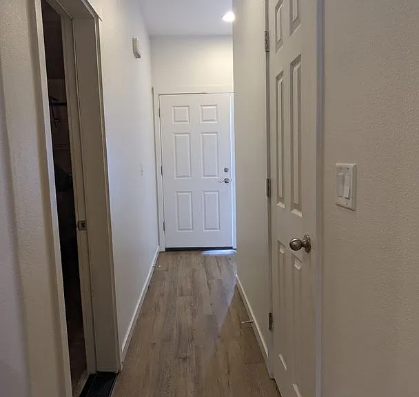 Halsey East Townhomes — Photo 50