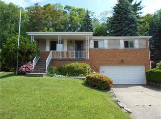 220 Sharon Dr, Pittsburgh, PA 15221