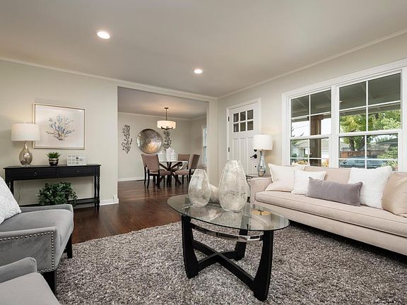 5th image of 10 Meadow Ln