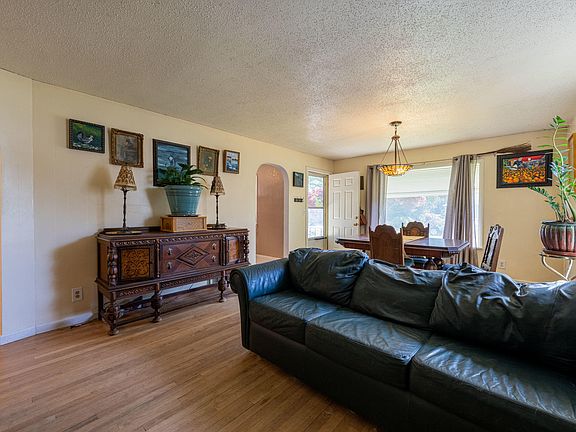 5th image of 1040 Kittitas St
