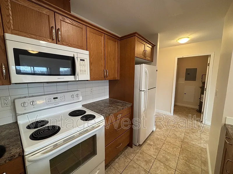 Building Photo - 598 Sutherland Ave #403