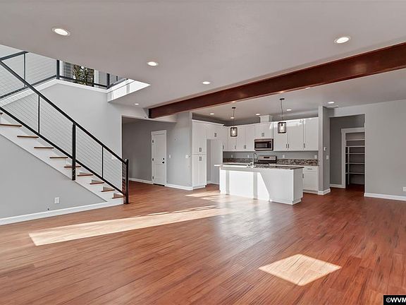 4th image of 2065 SW Brooklane Dr