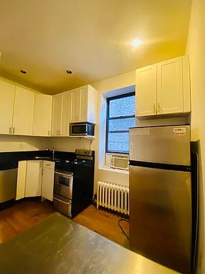 Rented by Bond New York | media 25