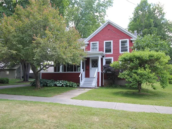3 Pine St, Hamilton, NY 13346