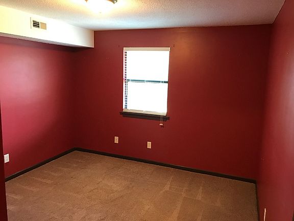 2nd image of 511 Columbia Dr APT D
