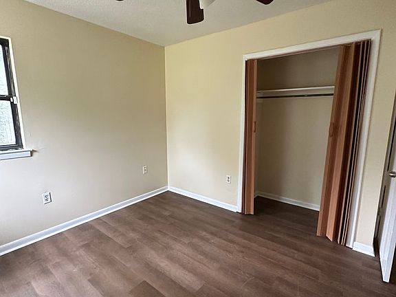 2nd image of 405 Live Oak Dr