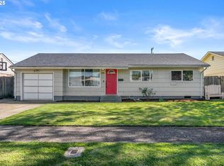 1379 Olympic St, Springfield, OR 97477