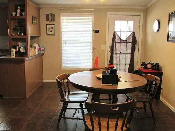 5th image of 2052 County Road 371