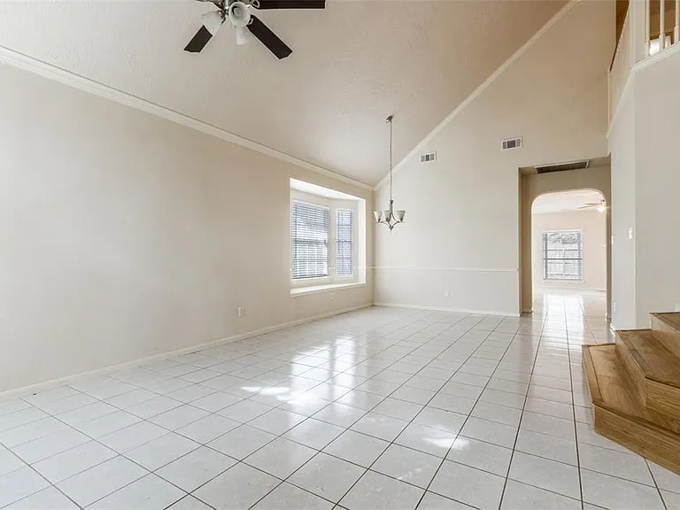 1138 Evandale Ln — Photo 3