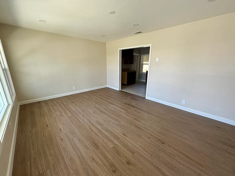 5516 Pepperwood Ave — Photo 8