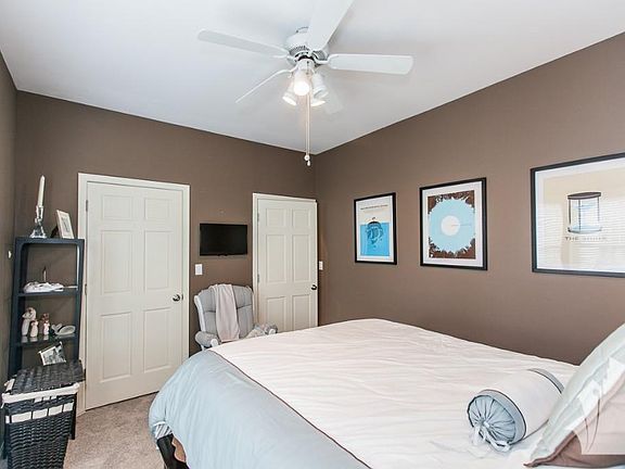 3rd image of 1635 W Altgeld St #1F