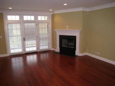 4th image of 921 W Diversey Pkwy APT 3
