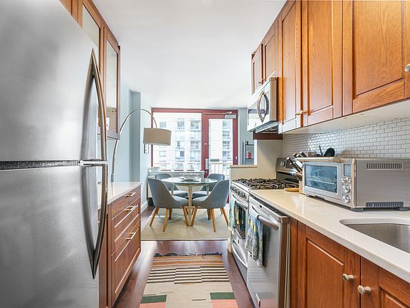5th image of 4-74 48th Ave APT 17C