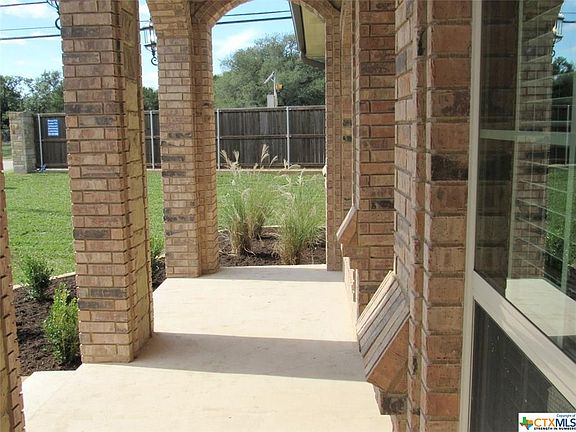 5th image of 1001 Doc Whitten Dr