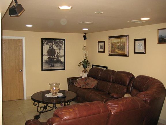4th image of 5015 N Nordica Ave