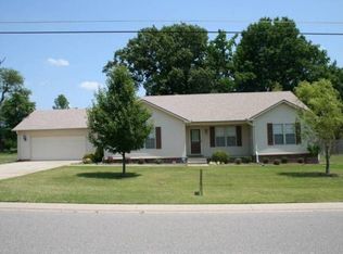 890 Sandra St, Dyersburg, TN 38024