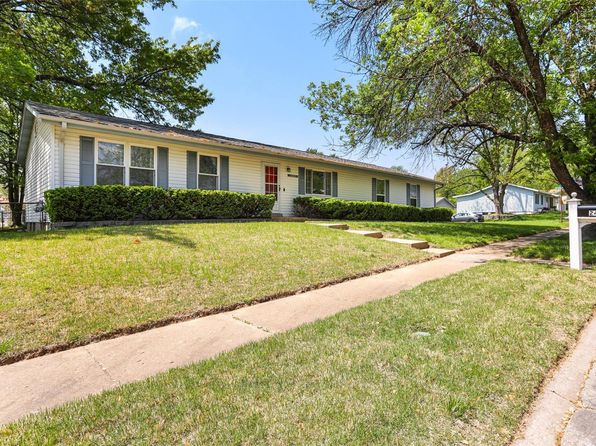 2400 Jenkee Dr, Florissant, MO 63031