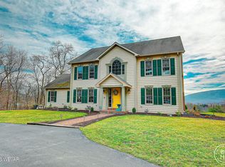2040 Bentley Dr, Williamsport, PA 17701