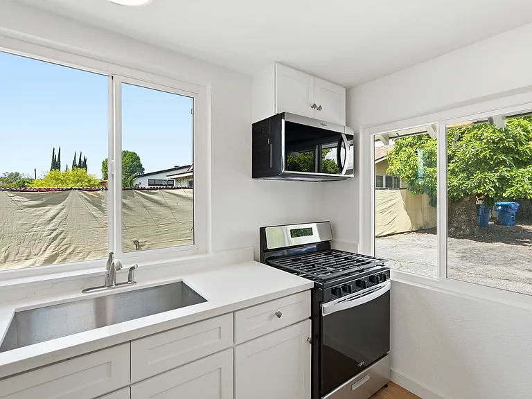 8647 Corbin Ave — Photo 37