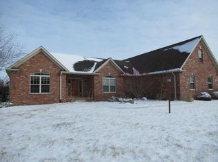 2702 River Birch Ln, Urbana, IL
