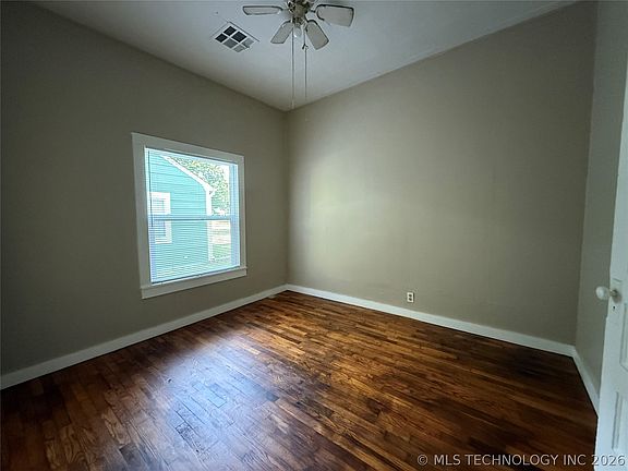5th image of 810 N K St